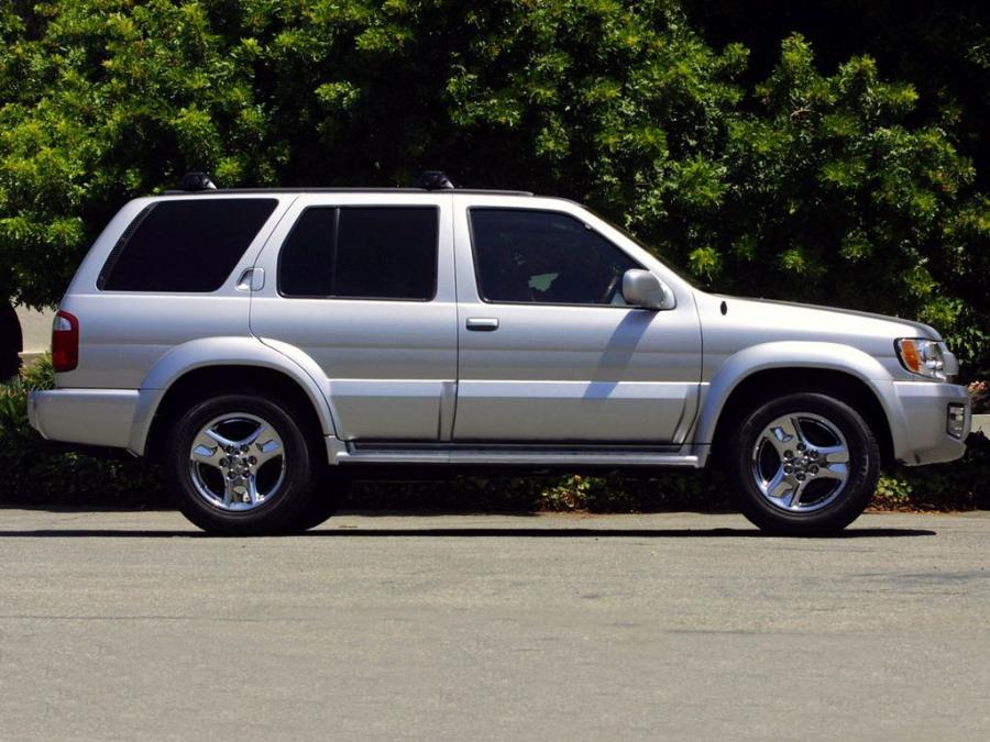 Infiniti QX4 2000 года  (фото 4 из 7)